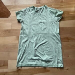 Lululemon Athletica Swiftly Tech Short sleeve